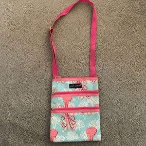 Cute Simply Southern jelly fish pattern purse.  3 zip pockets  adjustable strap
